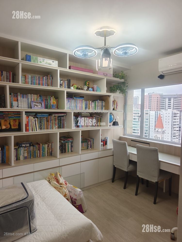 Ming Court Sell 4 Bedrooms , 5+ Bathrooms 2,271 ft²