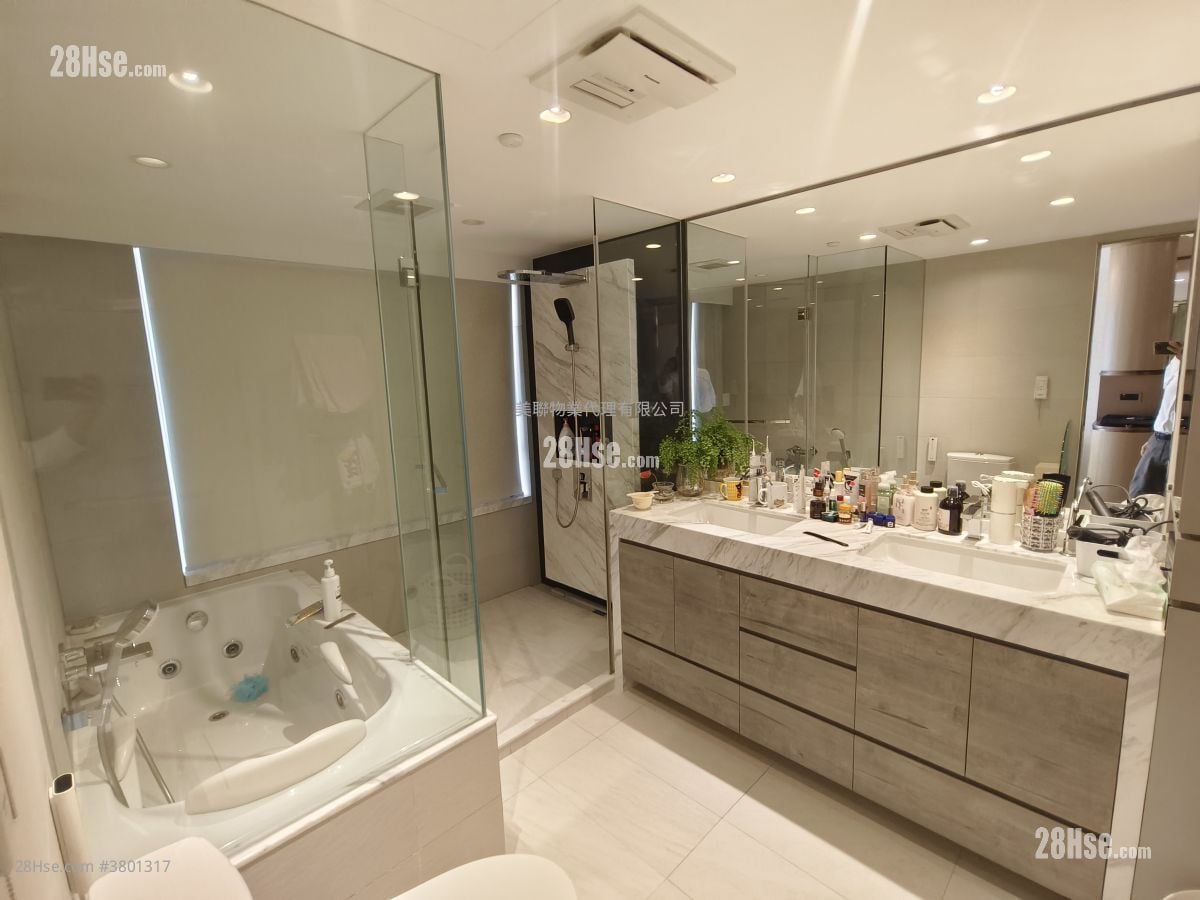 Ming Court Sell 4 Bedrooms , 5+ Bathrooms 2,271 ft²