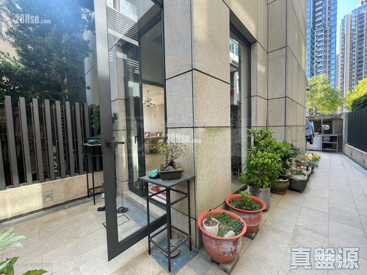 The Wings Sell 5+ Bedrooms 1,655 ft²