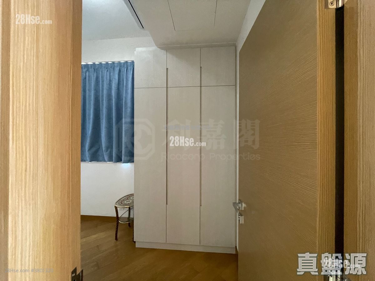 The Wings Sell 5+ Bedrooms 1,655 ft²