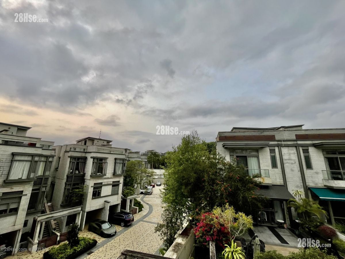 The Green Sell 3 Bedrooms 1,315 ft²