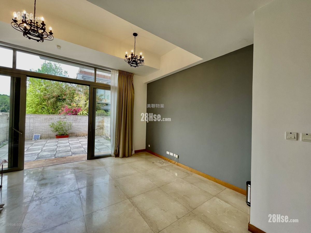 The Green Sell 3 Bedrooms 1,315 ft²