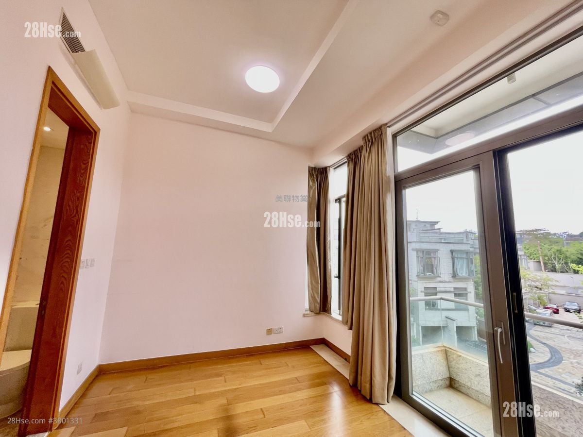 The Green Sell 3 Bedrooms 1,315 ft²