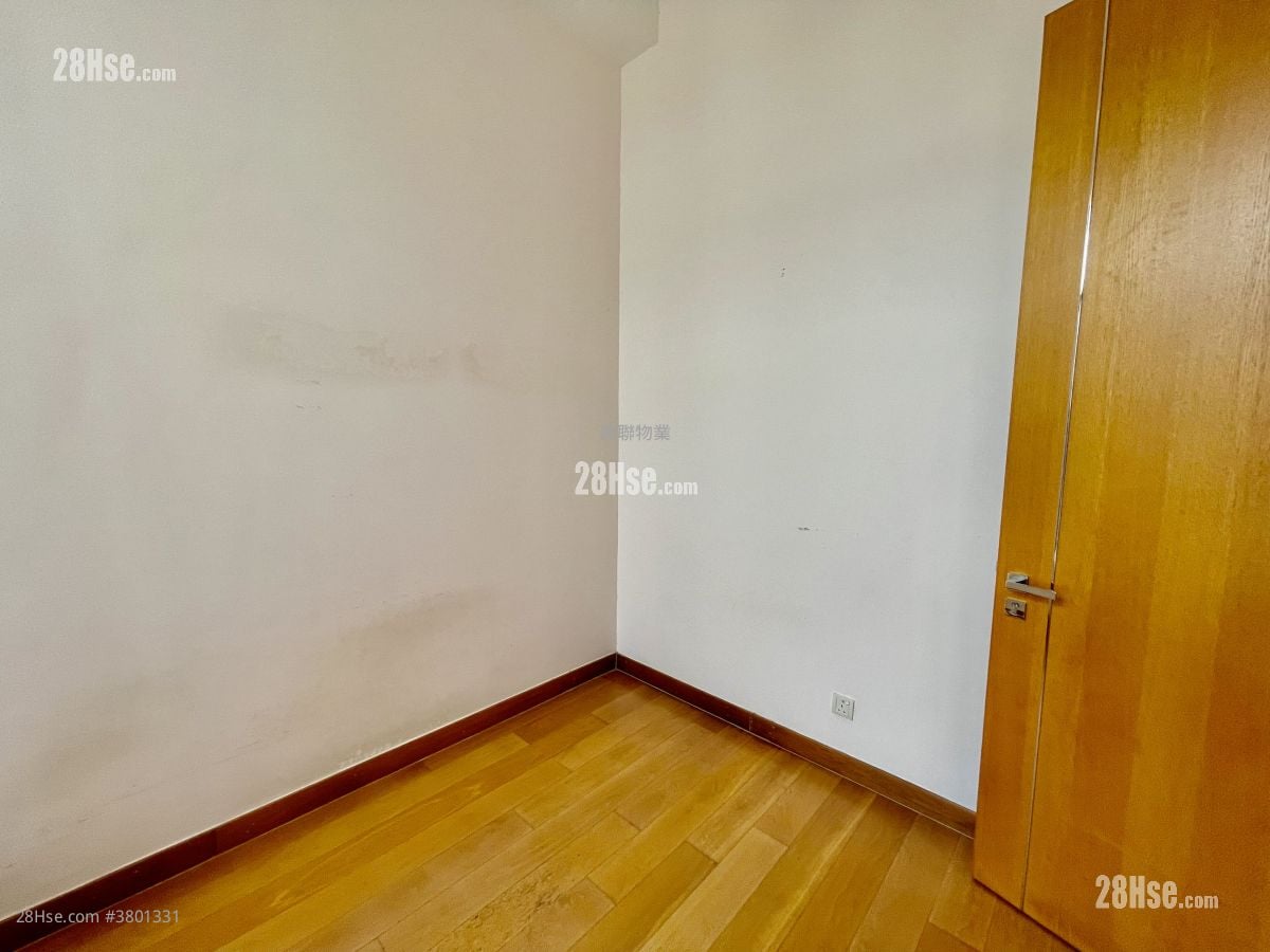 The Green Sell 3 Bedrooms 1,315 ft²