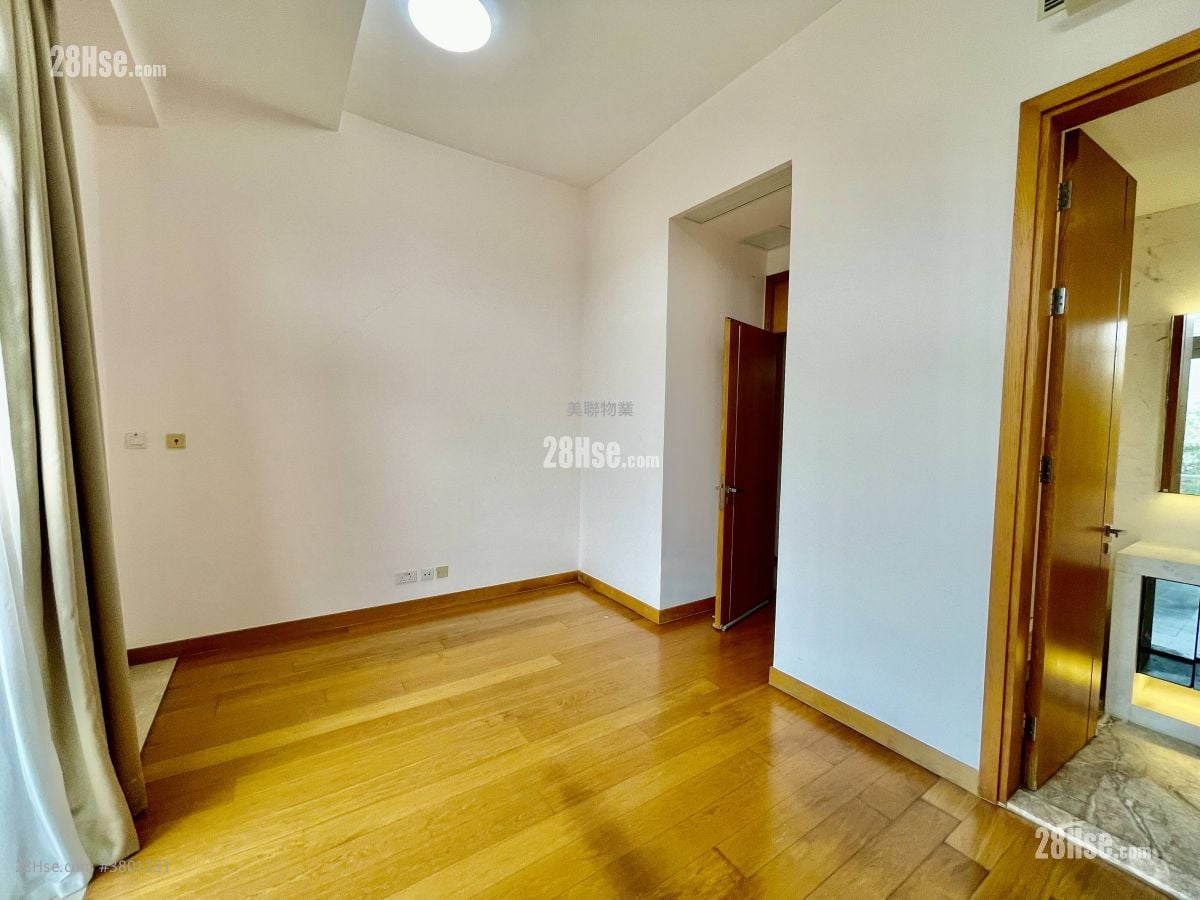 The Green Sell 3 Bedrooms 1,315 ft²