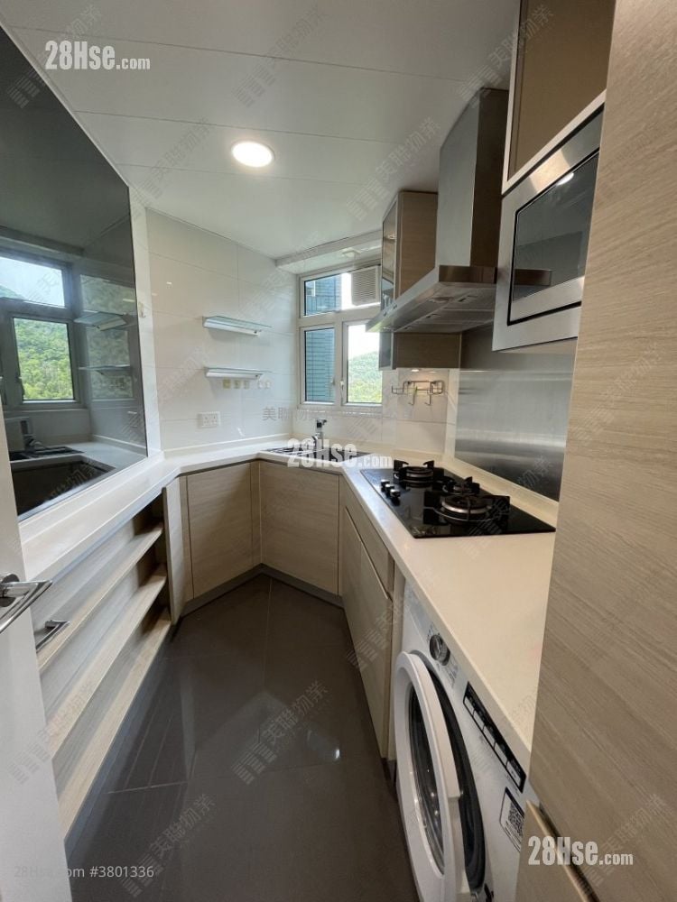 峻滢 租盘 3 房 694 平方尺