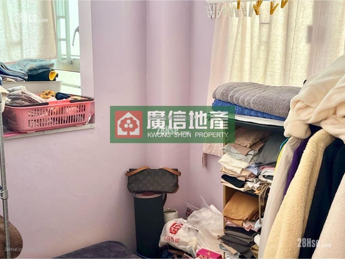 广兴大厦 售盘 1 房 , 1 浴室 239 平方尺