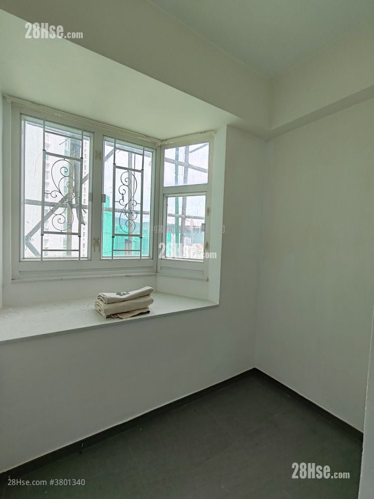 Scenery Garden Sell 3 Bedrooms , 2 Bathrooms 1,008 ft²