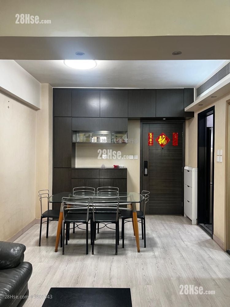 云华大厦 租盘 4 房 , 2 浴室 657 平方尺