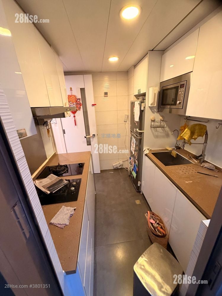 Trinity Towers Rental 3 Bedrooms , 1 Bathroom 599 ft²