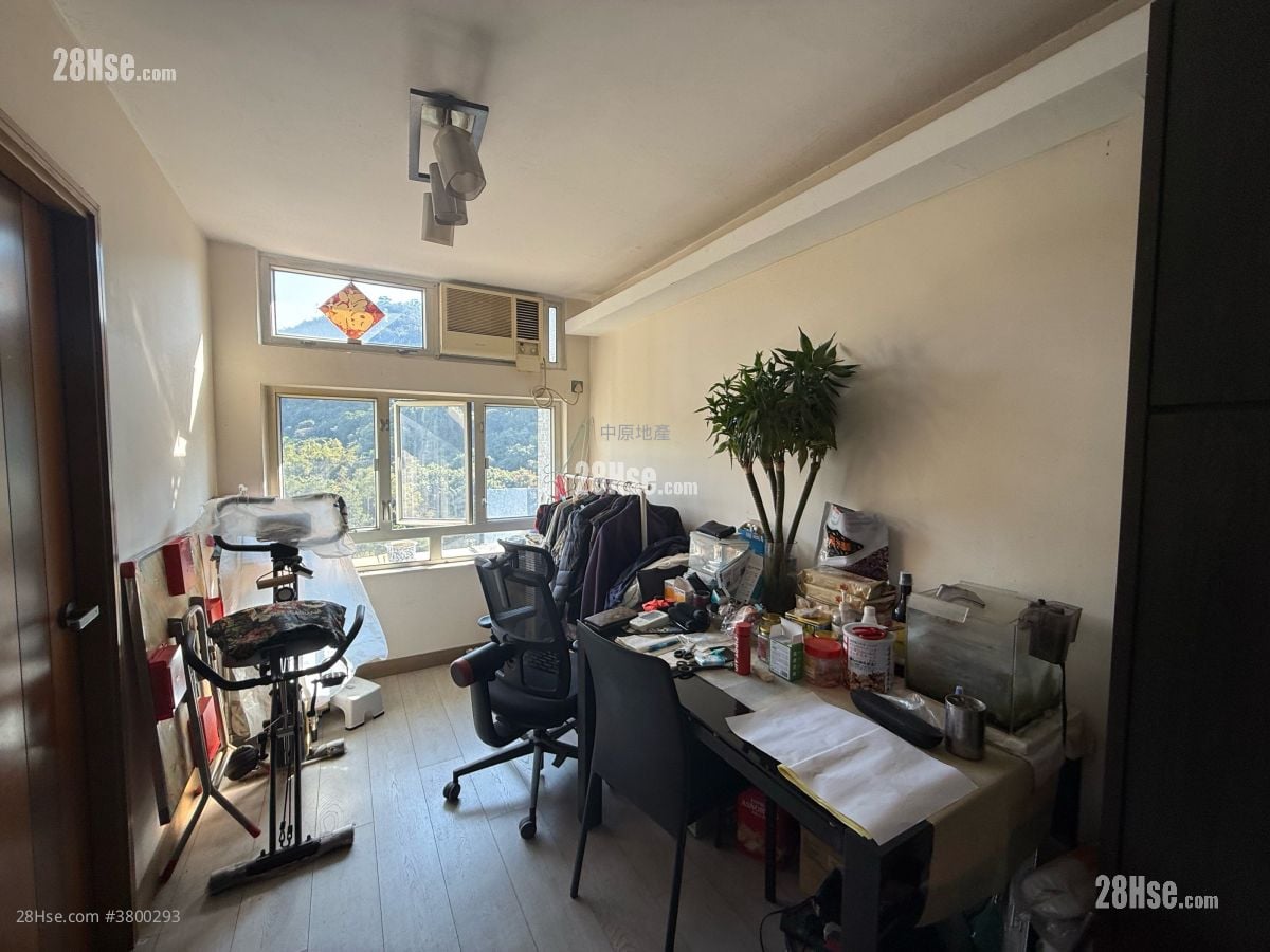 Ching Wah Court Sell 3 Bedrooms , 1 Bathroom 645 ft²