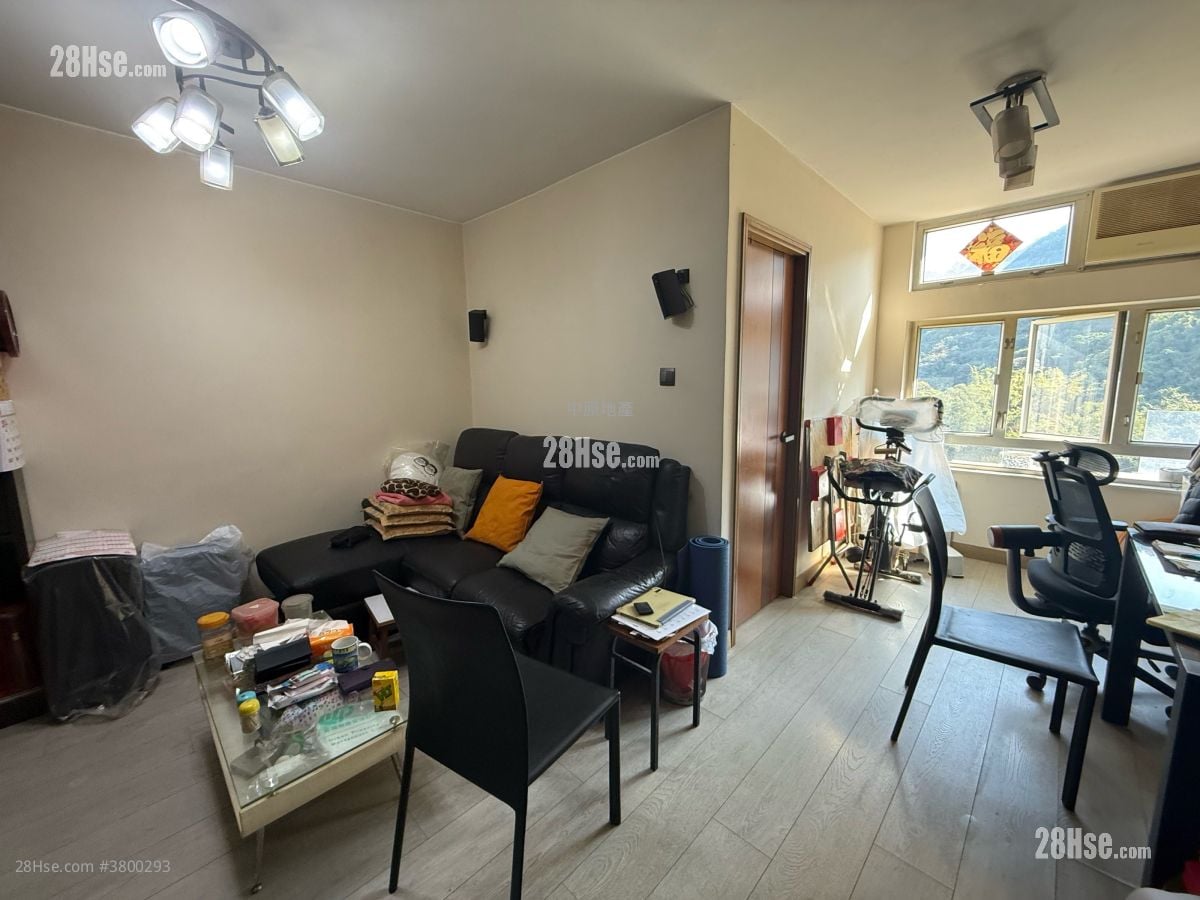 Ching Wah Court Sell 3 Bedrooms , 1 Bathroom 645 ft²