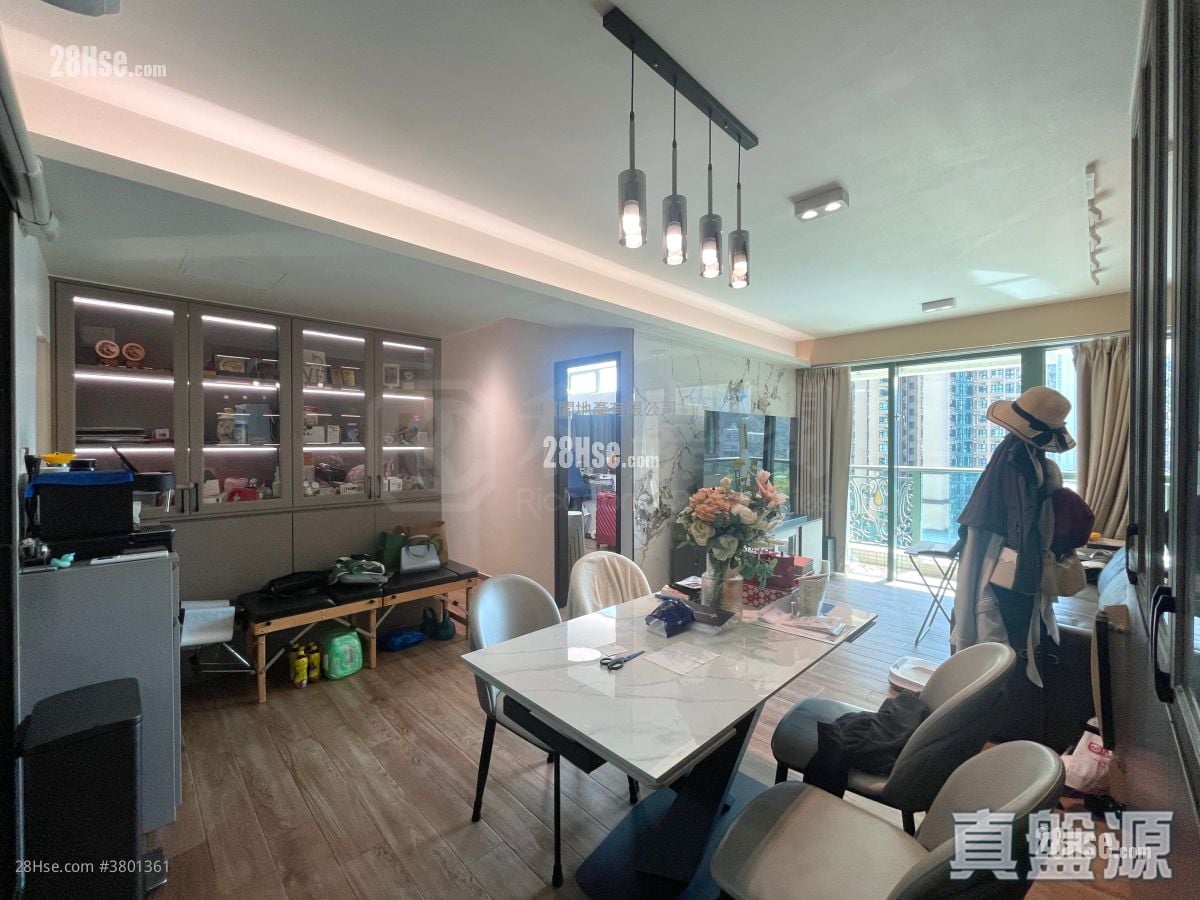 蔚蓝湾畔 售盘 3 房 , 2 浴室 745 平方尺