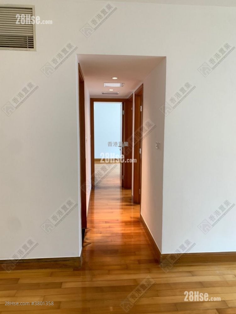 君临天下 售盘 3 房 , 2 浴室 1,015 平方尺