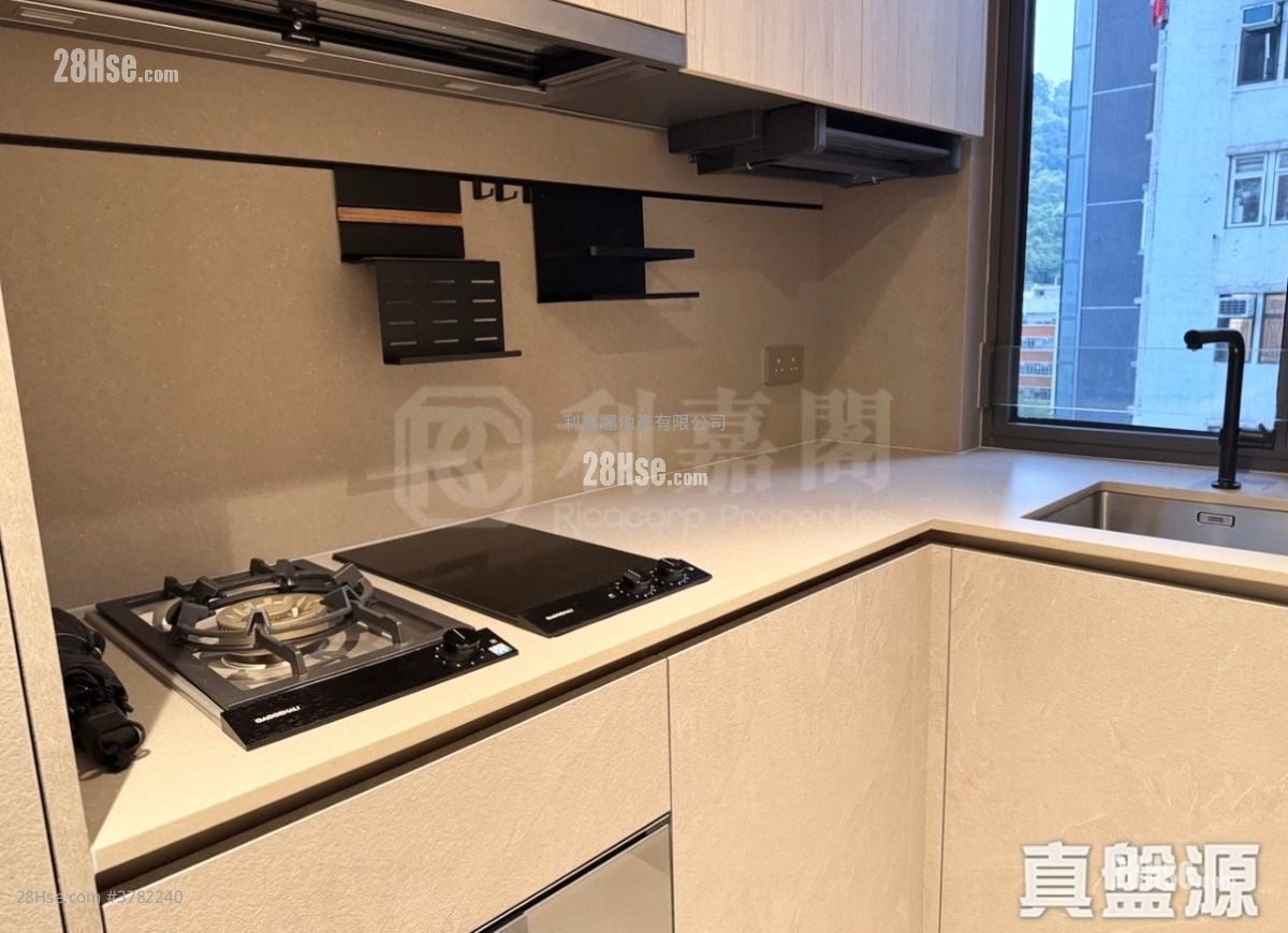 101 Kings Road Rental 2 Bedrooms , 1 Bathroom 440 ft²