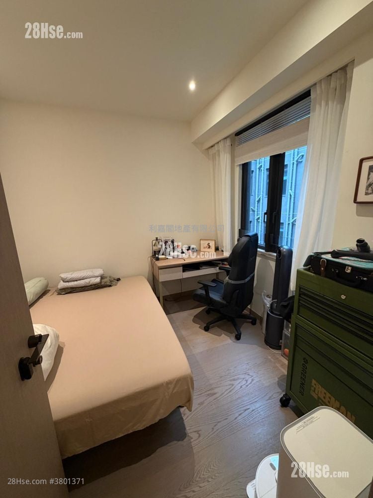 Villa Lucca Sell 3 Bedrooms , 2 Bathrooms 1,187 ft²