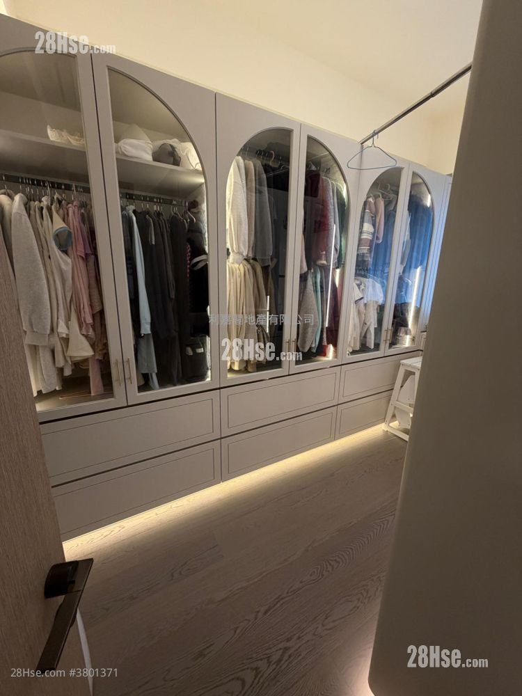 Villa Lucca Sell 3 Bedrooms , 2 Bathrooms 1,187 ft²