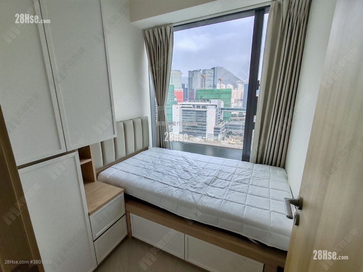 One Victoria Sell 3 Bedrooms , 2 Bathrooms 656 ft²