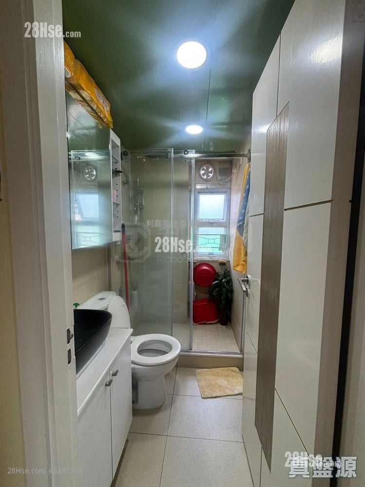 Mei Foo Sun Chuen Sell 3 Bedrooms , 2 Bathrooms 804 ft²