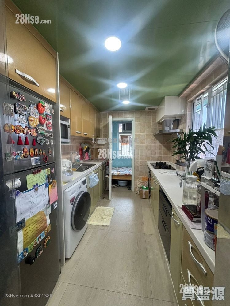 Mei Foo Sun Chuen Sell 3 Bedrooms , 2 Bathrooms 804 ft²