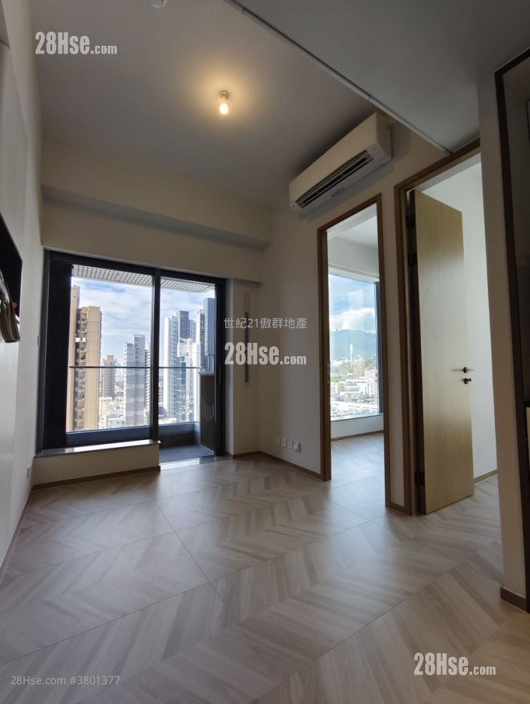 Eight Southpark Sell 2 Bedrooms , 1 Bathroom 349 ft²