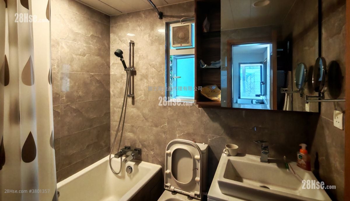 Fairview Park Rental 3 Bedrooms , 2 Bathrooms 848 ft²