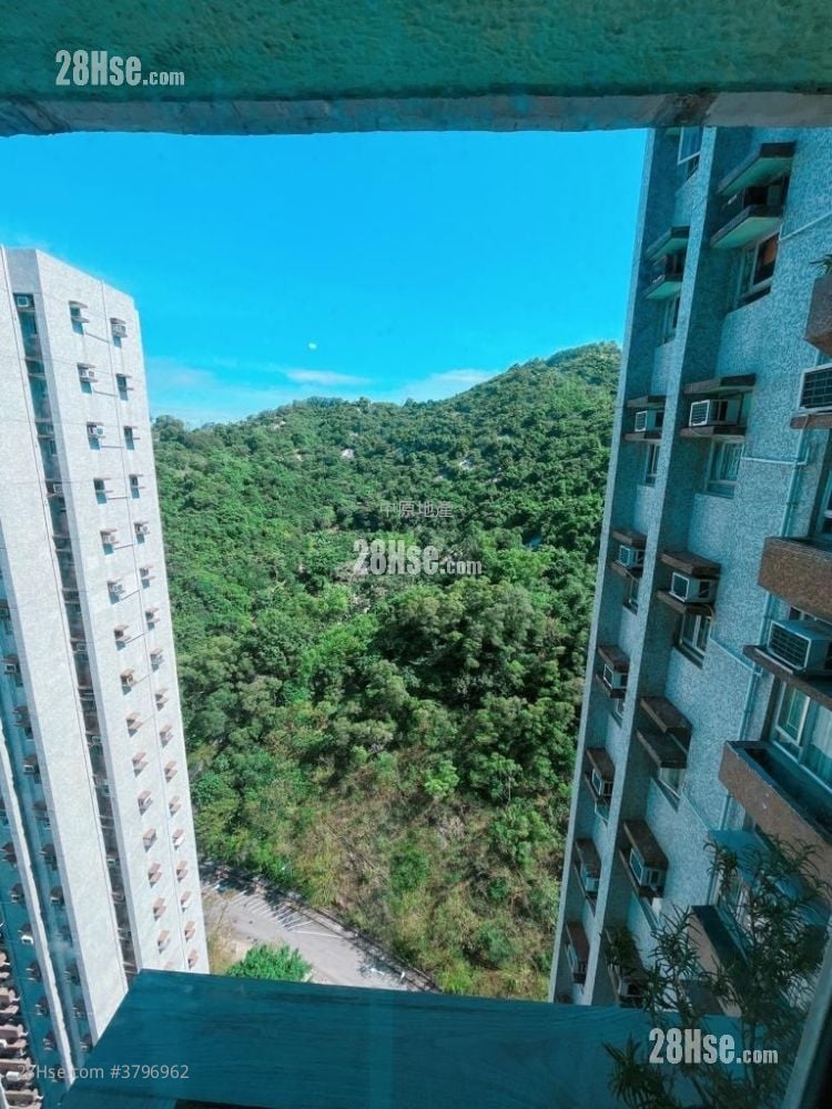 Ching Wah Court Sell 2 Bedrooms , 1 Bathroom 401 ft²