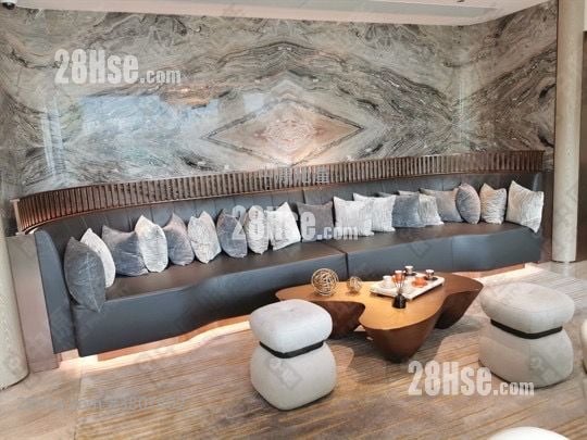 128 Waterloo Sell 1 Bedroom , 1 Bathroom 342 ft²