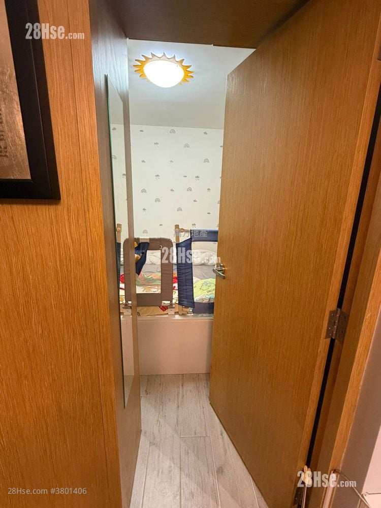 May Shing Court Sell 2 Bedrooms , 1 Bathroom 381 ft²