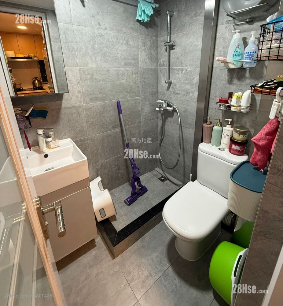 May Shing Court Sell 2 Bedrooms , 1 Bathroom 381 ft²