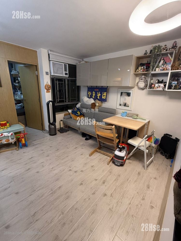 May Shing Court Sell 2 Bedrooms , 1 Bathroom 381 ft²