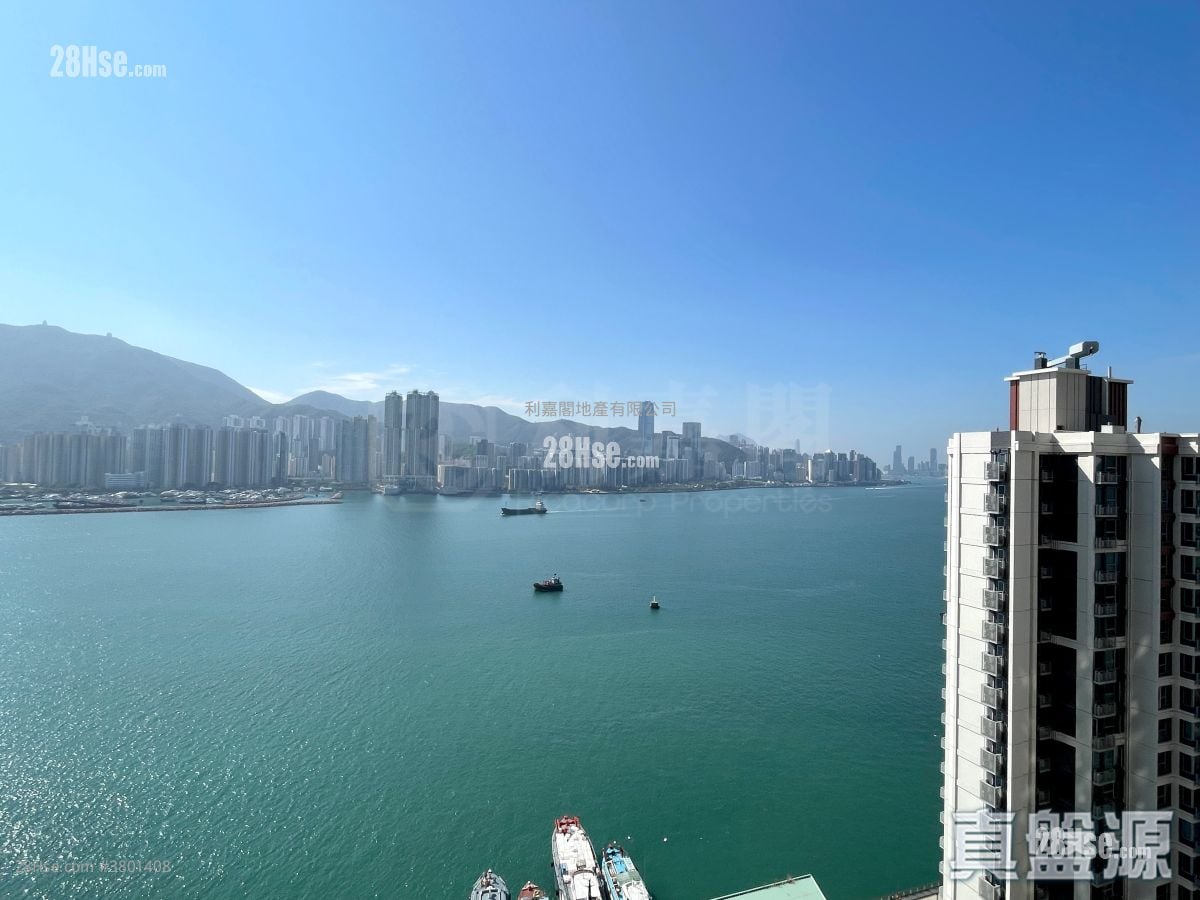 The Coast Line Rental 3 Bedrooms , 2 Bathrooms 707 ft²