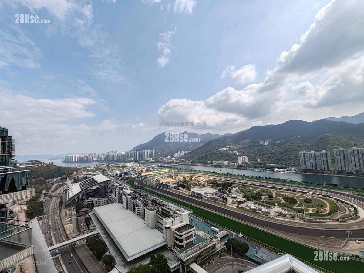 Royal Ascot Rental 4 Bedrooms , 3 Bathrooms 2,478 ft²