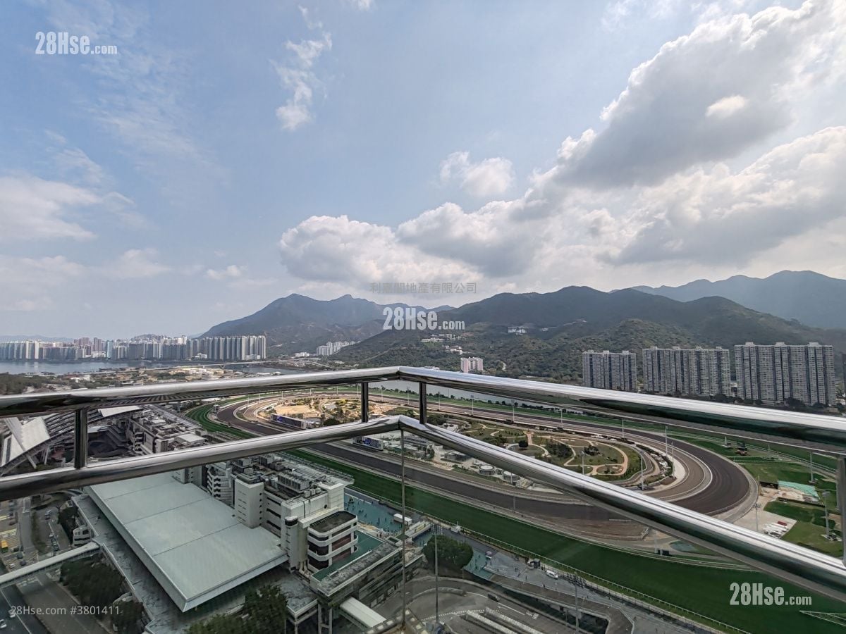 Royal Ascot Rental 4 Bedrooms , 3 Bathrooms 2,478 ft²