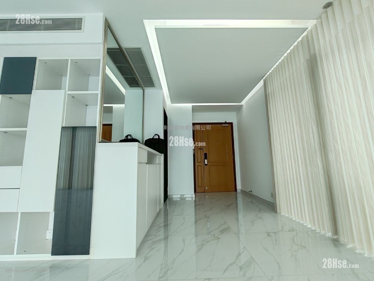 Royal Ascot Rental 4 Bedrooms , 3 Bathrooms 2,478 ft²