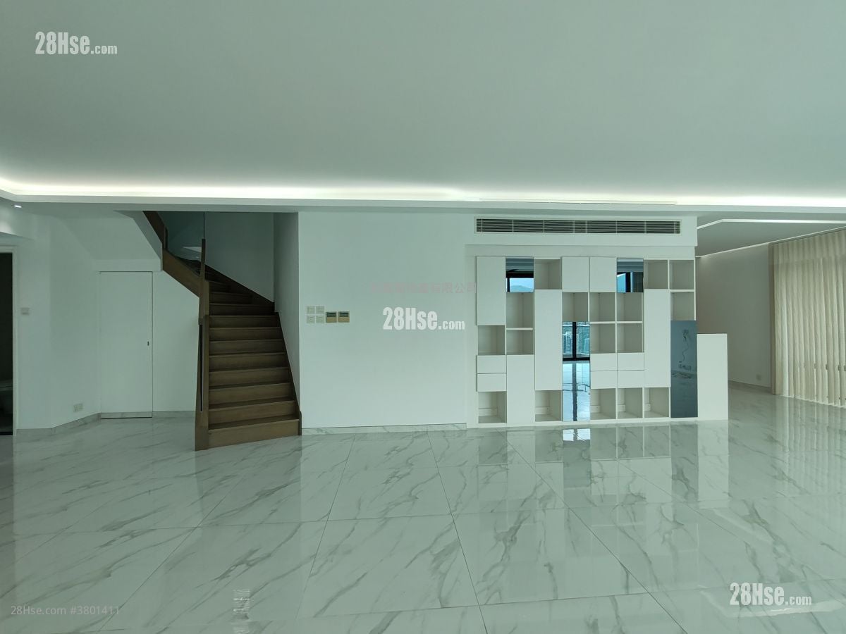 Royal Ascot Rental 4 Bedrooms , 3 Bathrooms 2,478 ft²