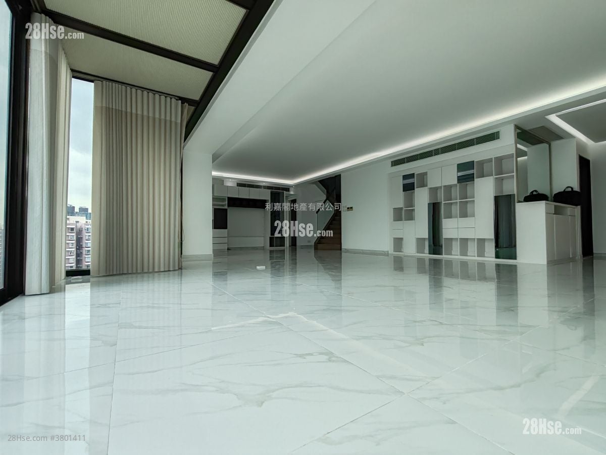 Royal Ascot Rental 4 Bedrooms , 3 Bathrooms 2,478 ft²