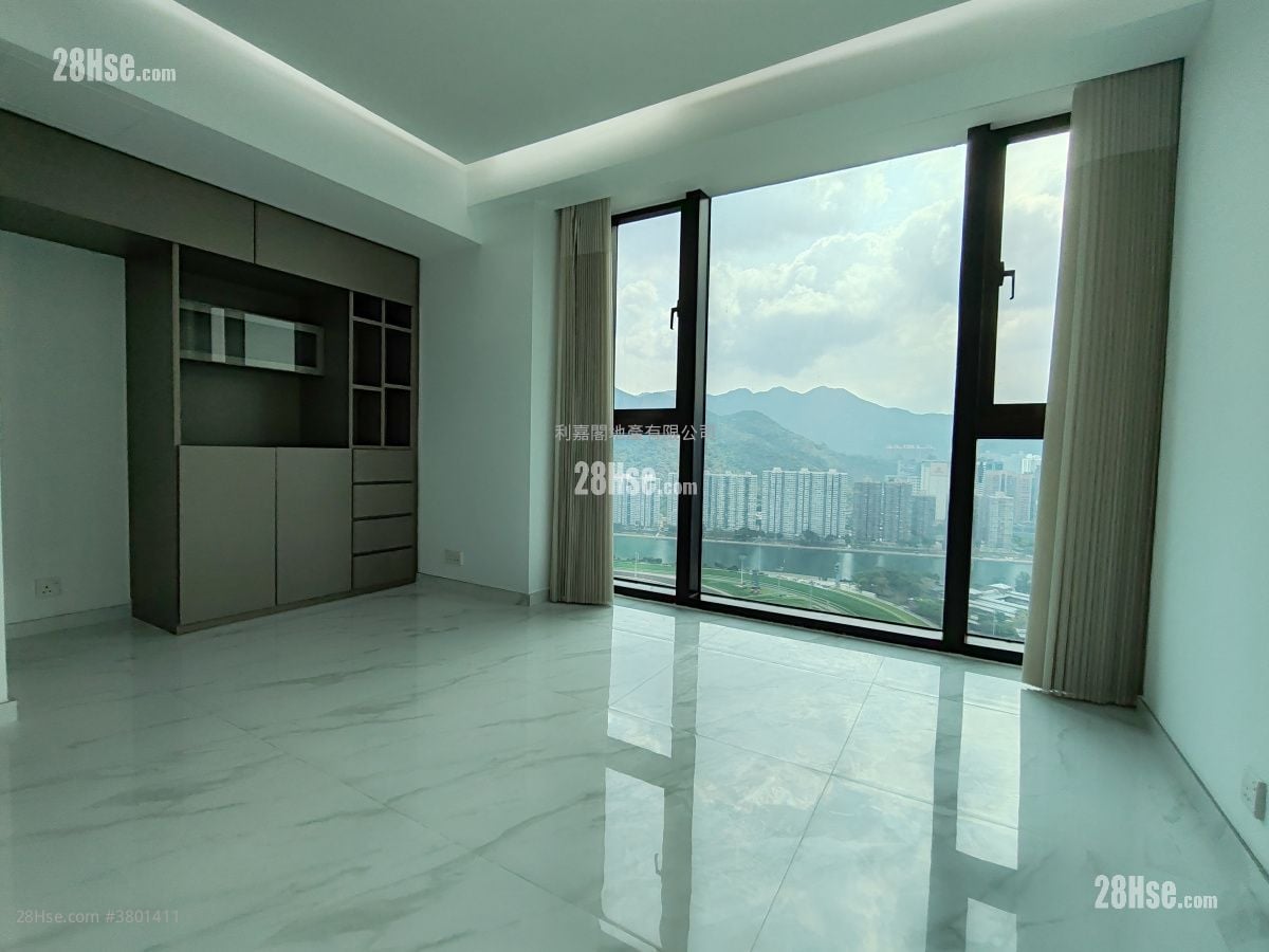 Royal Ascot Rental 4 Bedrooms , 3 Bathrooms 2,478 ft²