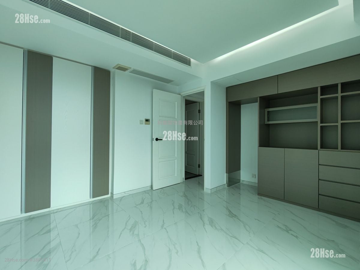 Royal Ascot Rental 4 Bedrooms , 3 Bathrooms 2,478 ft²