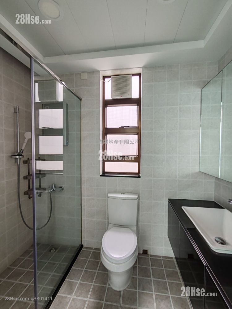 Royal Ascot Rental 4 Bedrooms , 3 Bathrooms 2,478 ft²