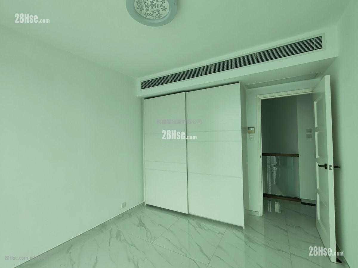 Royal Ascot Rental 4 Bedrooms , 3 Bathrooms 2,478 ft²