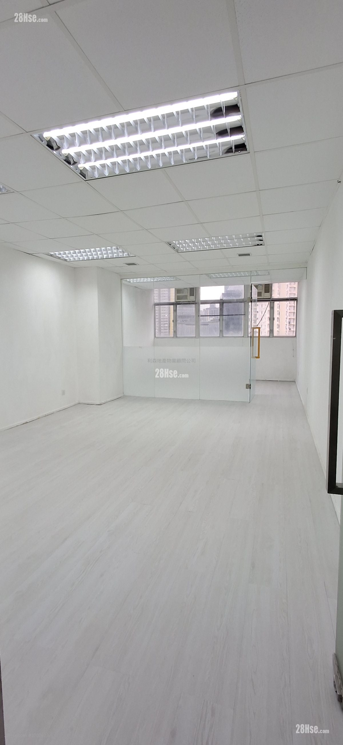 宏辉工业大厦 租盘 360 平方尺