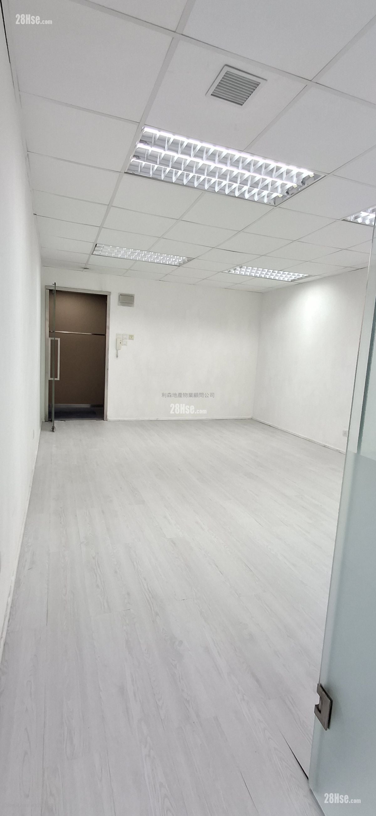 宏辉工业大厦 租盘 360 平方尺