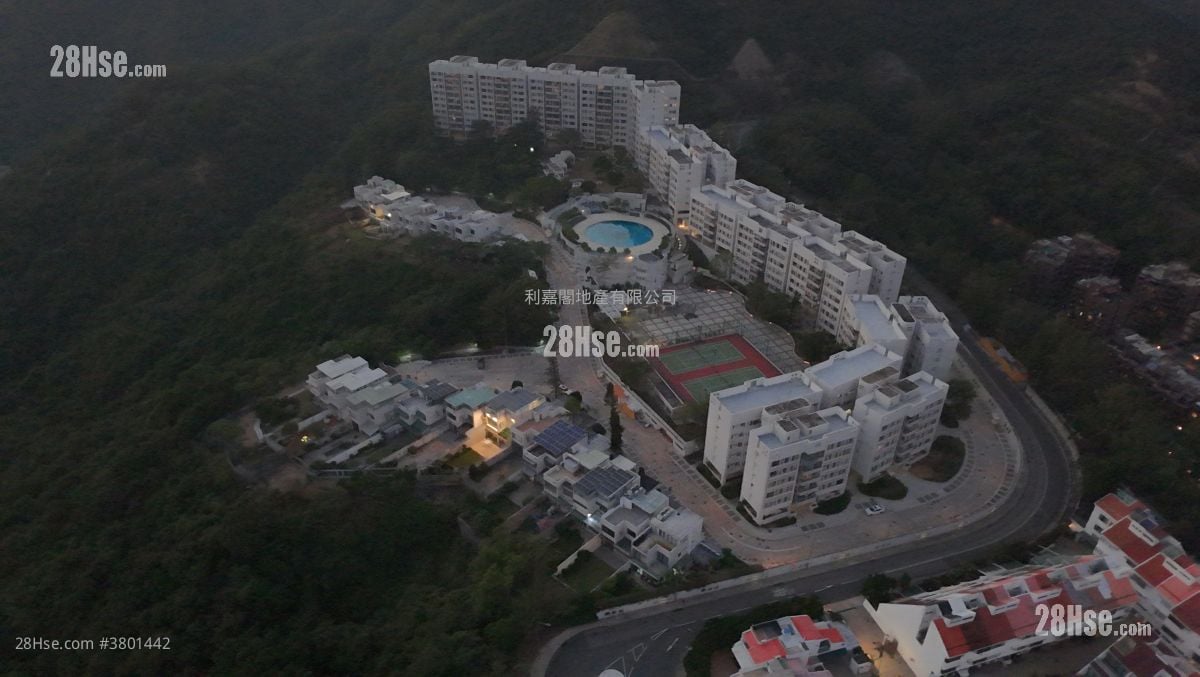 Greenwood Terrace Sell 3 Bedrooms , 2 Bathrooms 1,692 ft²