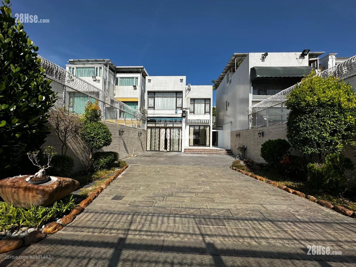 Greenwood Terrace Sell 3 Bedrooms , 2 Bathrooms 1,692 ft²