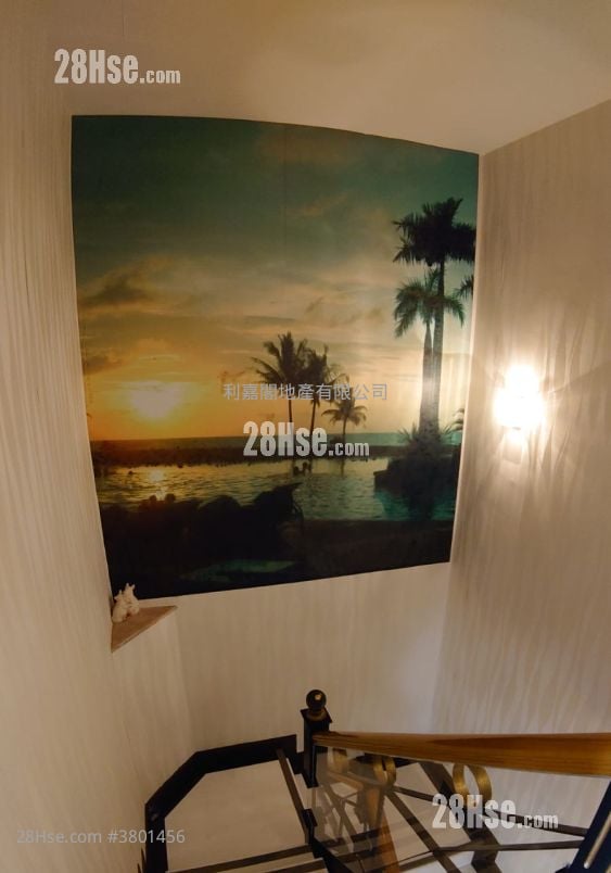 杏花邨 售盘 3 房 , 2 浴室 837 平方尺