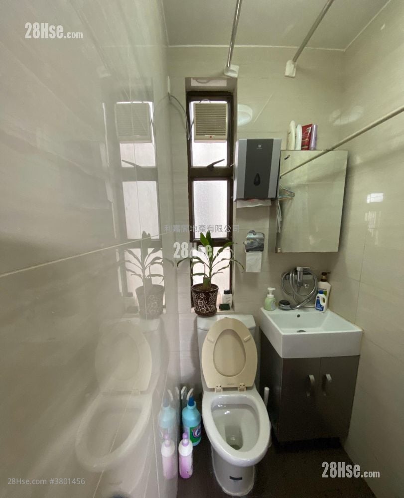 杏花邨 售盘 3 房 , 2 浴室 837 平方尺