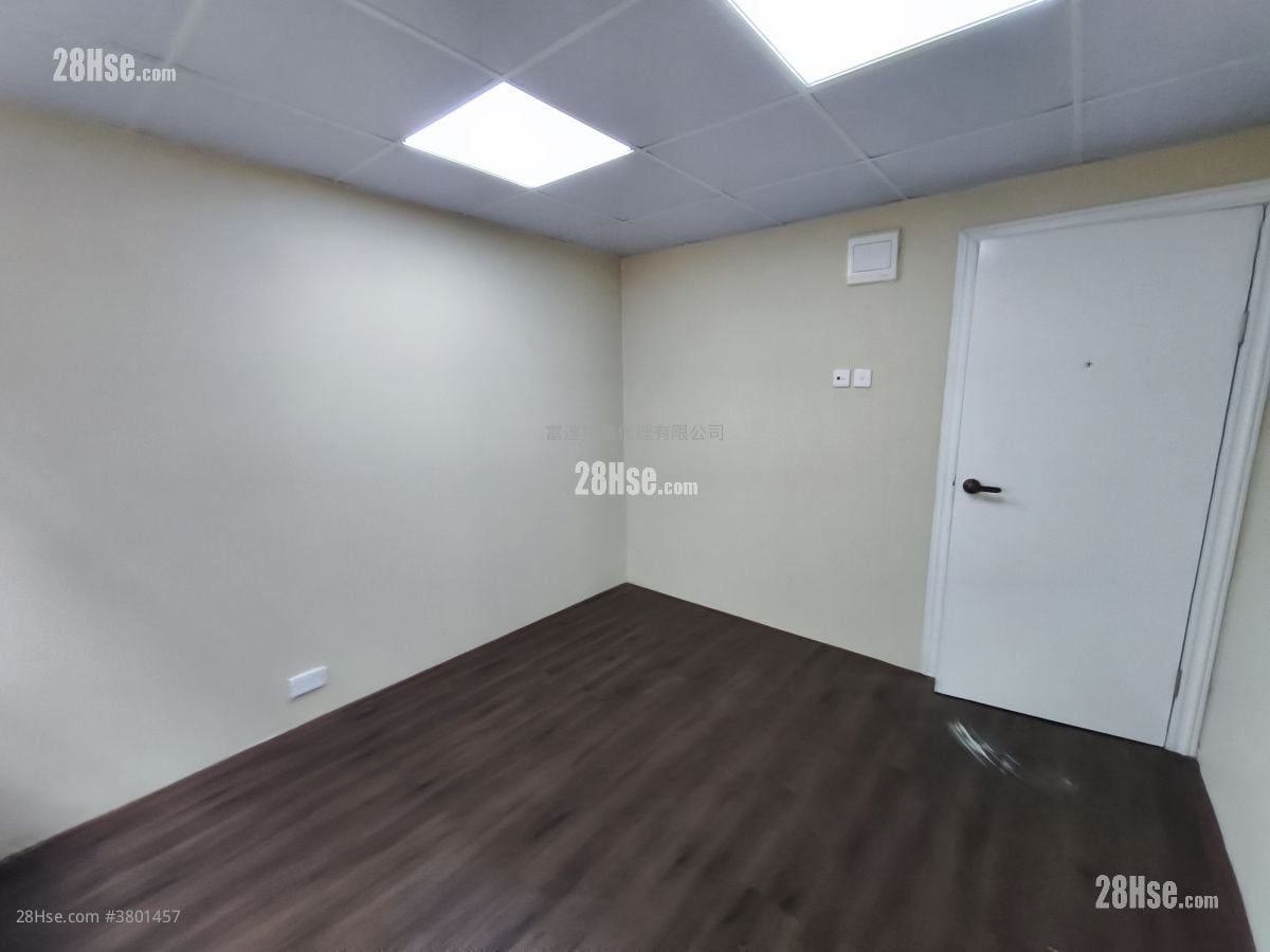 观塘工业中心 租盘 106 平方尺