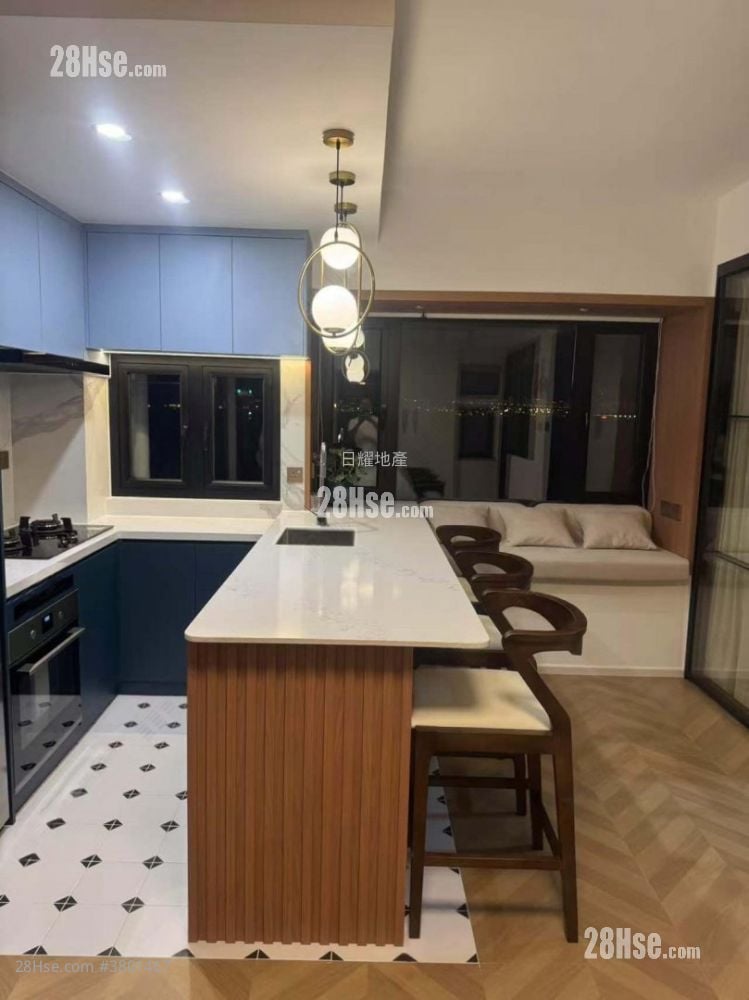 Hing Wong Building Sell 2 Bedrooms , 1 Bathroom 389 ft²