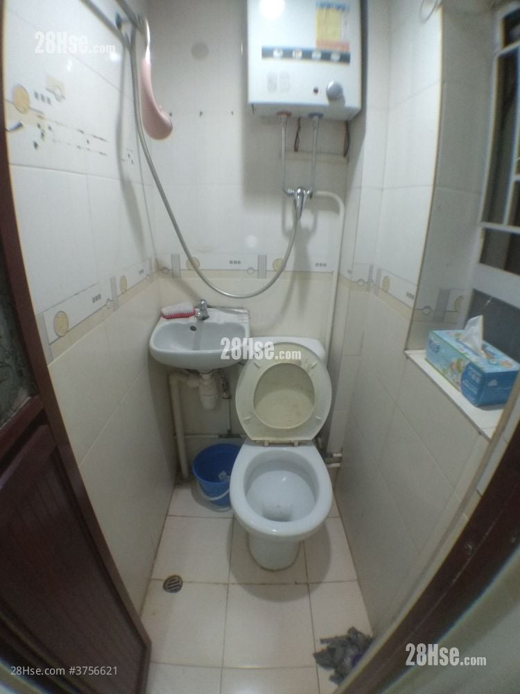 新蒲崗 康強街 唐樓 康強大樓 租盤 1 房 , 1 浴室 165 平方呎